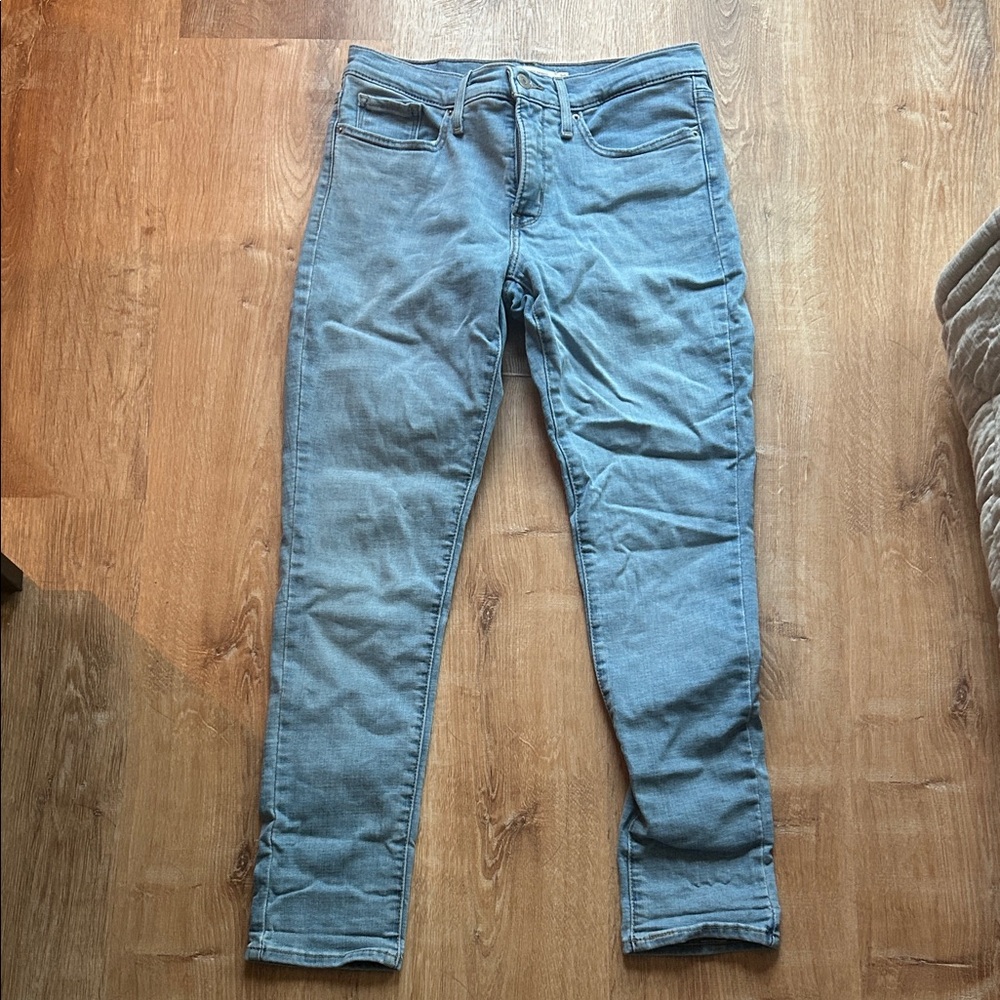 Levi's Women's Light Blue Skinny Jeans
